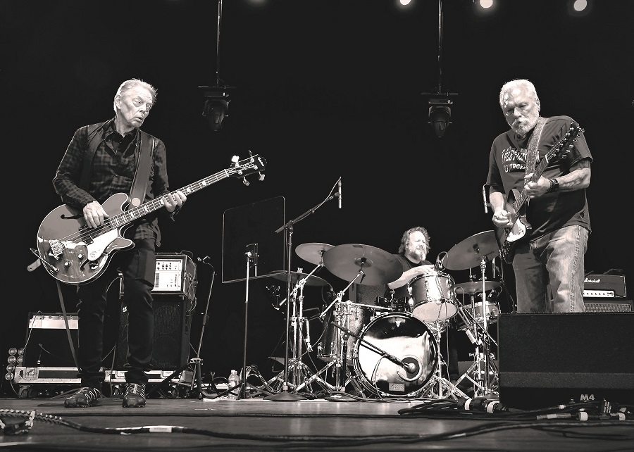 Hot Tuna Mesmerizes on Stage at SPAC