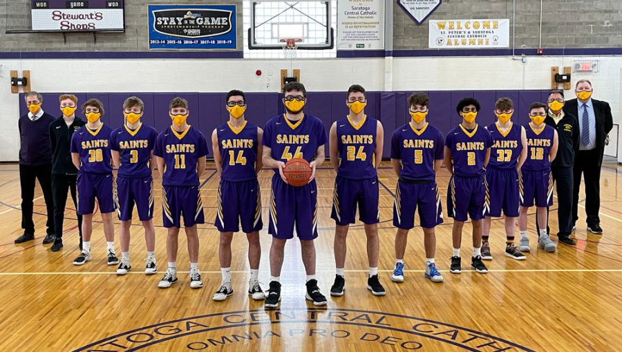 Team photo of the Saratoga Central Catholic Varsity Boys’ Basketball via the team’s website www.sccbasketball.com.