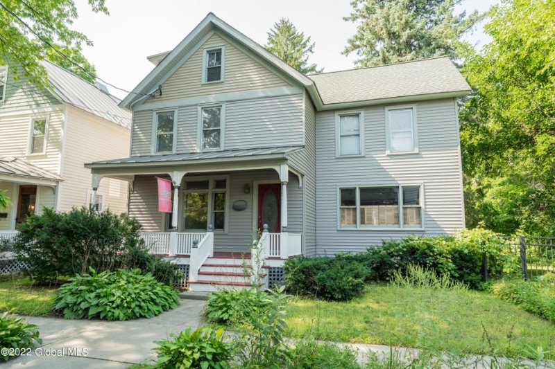 This home at 247 Nelson Ave Saratoga Springs listed by Kate Naughton of Roohan Realty sold for $550,000