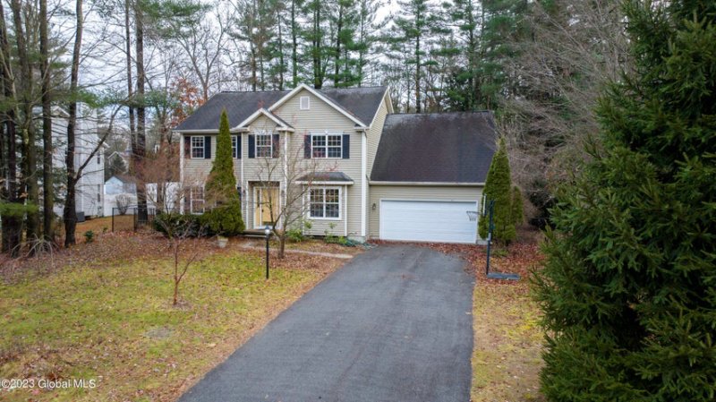 This beautiful home at 52 Sheffield Rd in Wilton was listed by  Valerie Thompson from Roohan Realty and sold for $475,000. 