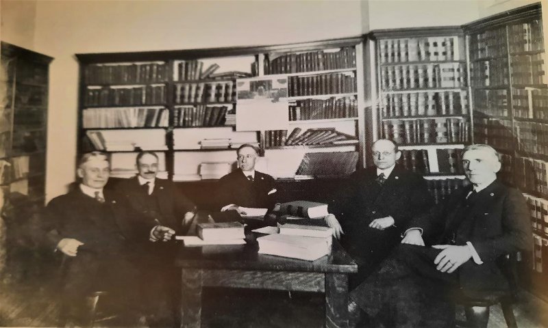 First City Council of Saratoga Springs 1915: Mayor Walter P. Butler, center. Photo courtesy of Saratoga Springs History Museum, George S. Bolster Collection. Harry B. Settle, Photographer. Provided by The Saratoga County History Roundtable.