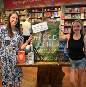 Celeb Stops By Northshire Bookstore