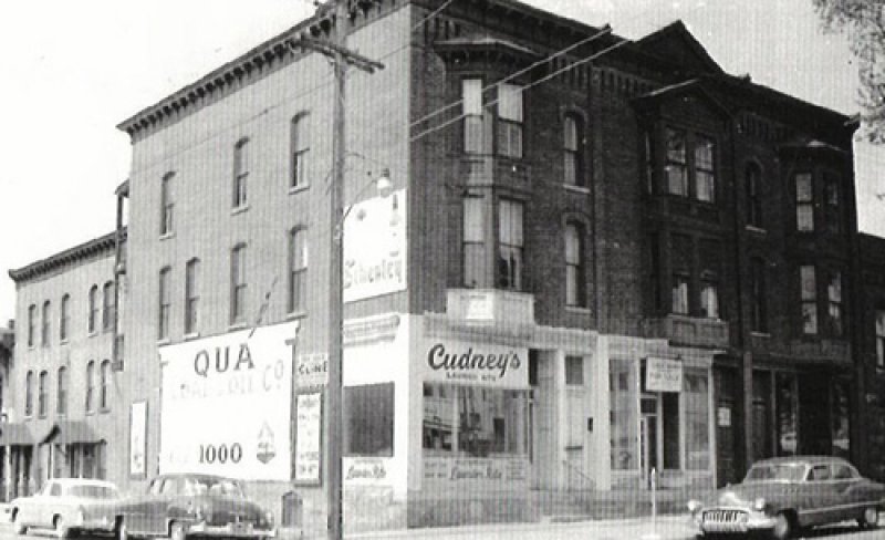 Cudney’s first location was on the corner of Lake Avenue and Pavilion Place, 1952. Photo provided.