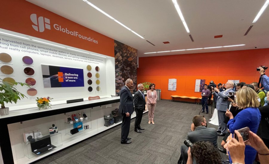 GlobalFoundries announces plans on July 19, 2021 at its Fab 8 in Malta to build a new fab on its local campus to support U.S. semiconductor manufacturing. Photo: @Globalfoundries. 